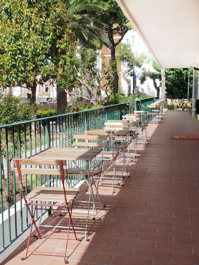 Hotel Blumen ซัน เบเนเดตโต เดล ตรอนโต ภายนอก รูปภาพ