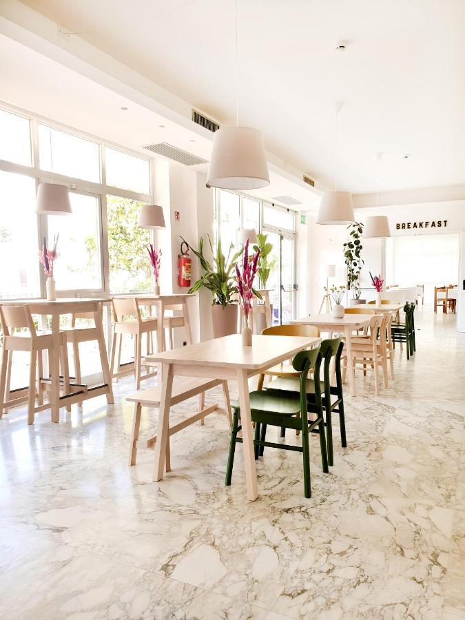 Hotel Blumen ซัน เบเนเดตโต เดล ตรอนโต ภายนอก รูปภาพ
