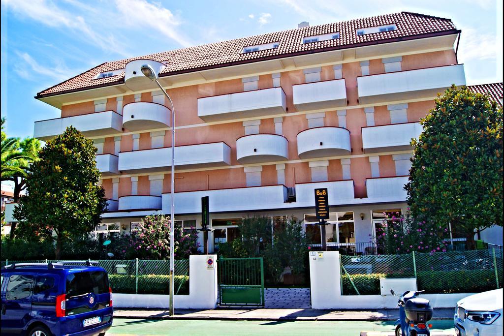 Hotel Blumen ซัน เบเนเดตโต เดล ตรอนโต ภายนอก รูปภาพ