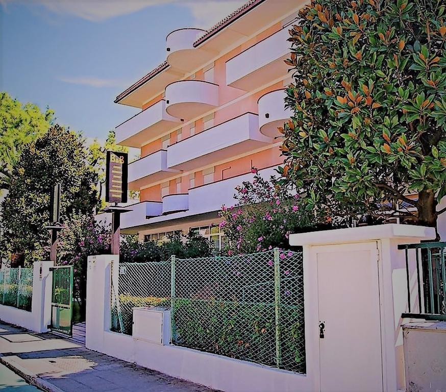 Hotel Blumen ซัน เบเนเดตโต เดล ตรอนโต ภายนอก รูปภาพ